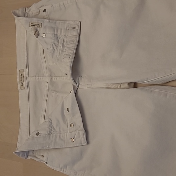 LIKE NEW Madewell 10" High Rise Skinny Cropped Fringed Hem Button Closure Jeans - Picture 16 of 17